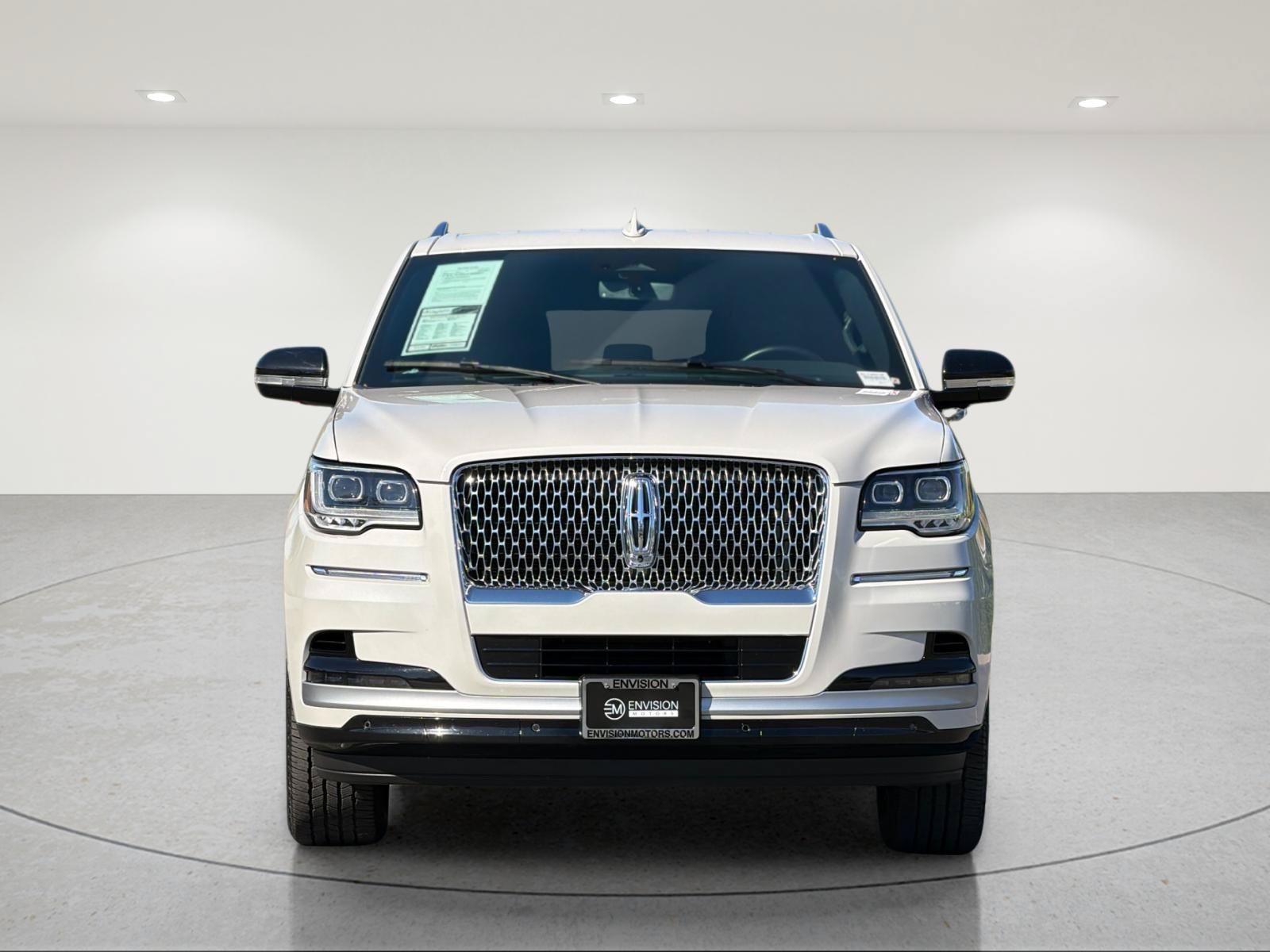 Used 2022 Lincoln Navigator 2WD image 8