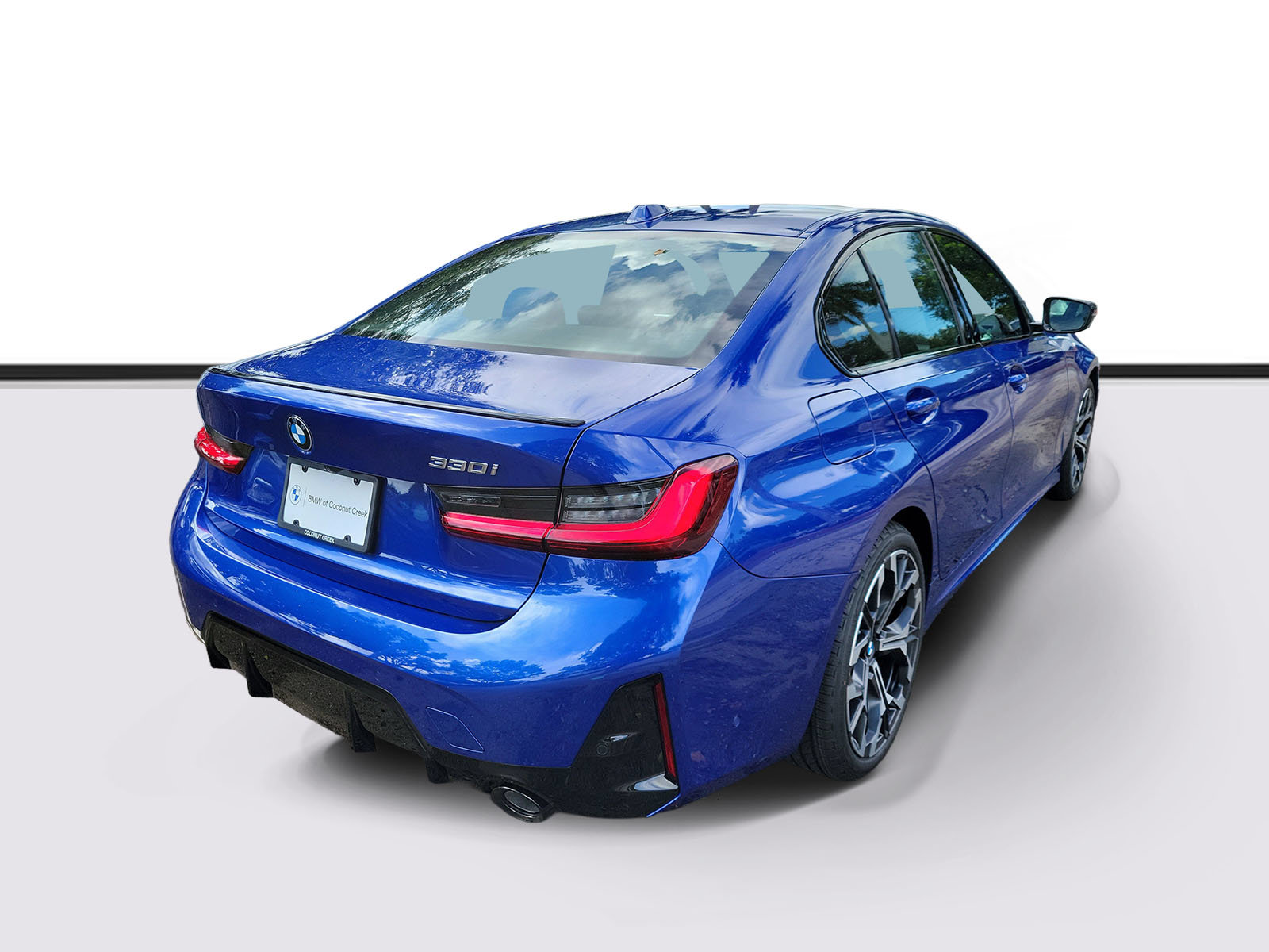 New 2026 BMW 330i Sedan w/ M Sport Package RWD image 4