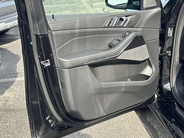 New 2026 BMW X5 xDrive40i w/ M Sport Package AWD/4WD image 13