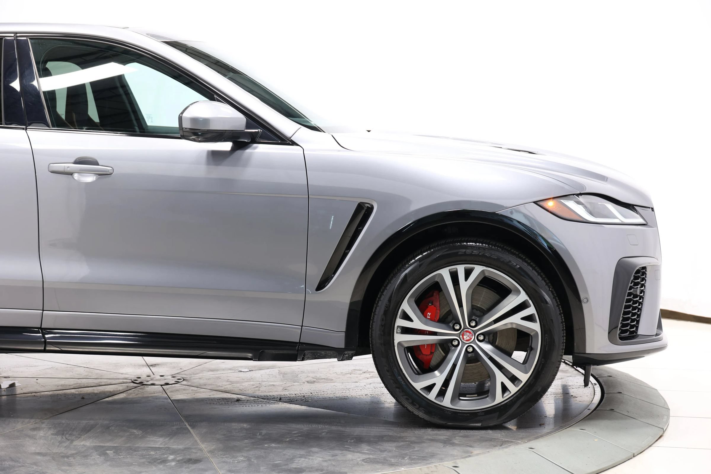 Used 2022 Jaguar F-PACE SVR AWD/4WD image 69