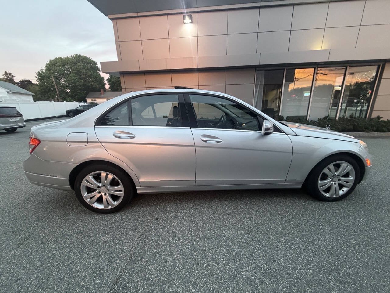Used 2011 Mercedes-Benz C 300 4MATIC Sedan image 7