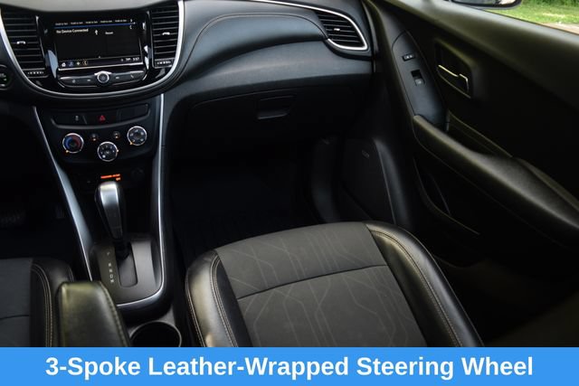 Used 2019 Chevrolet Trax LT w/ Sun & Sound Package AWD/4WD image 13