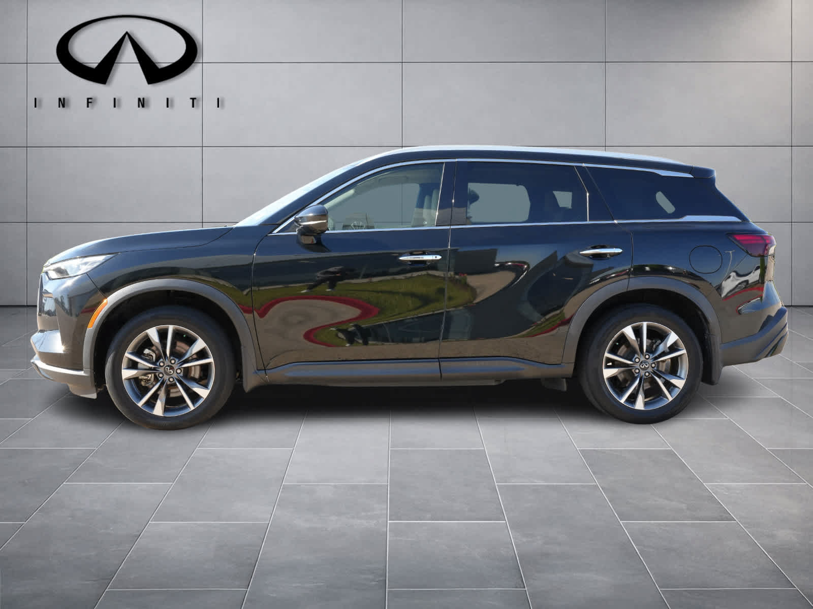 Used 2023 INFINITI QX60 Luxe w/ Cargo Package AWD/4WD image 4