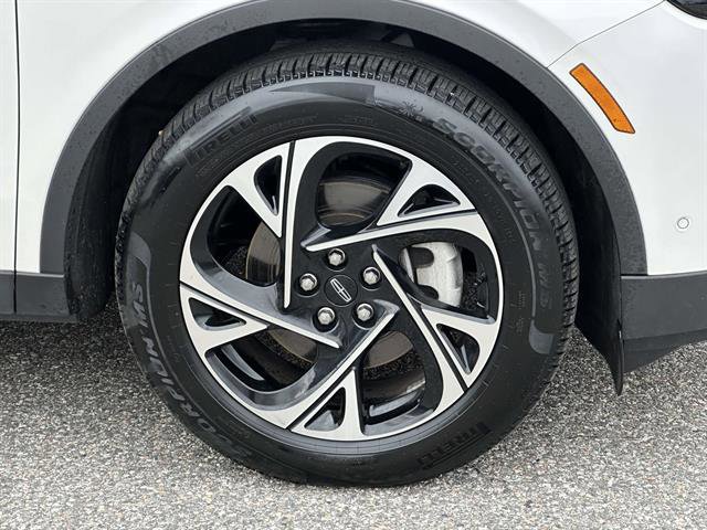 Used 2024 Lincoln Nautilus Premier image 7