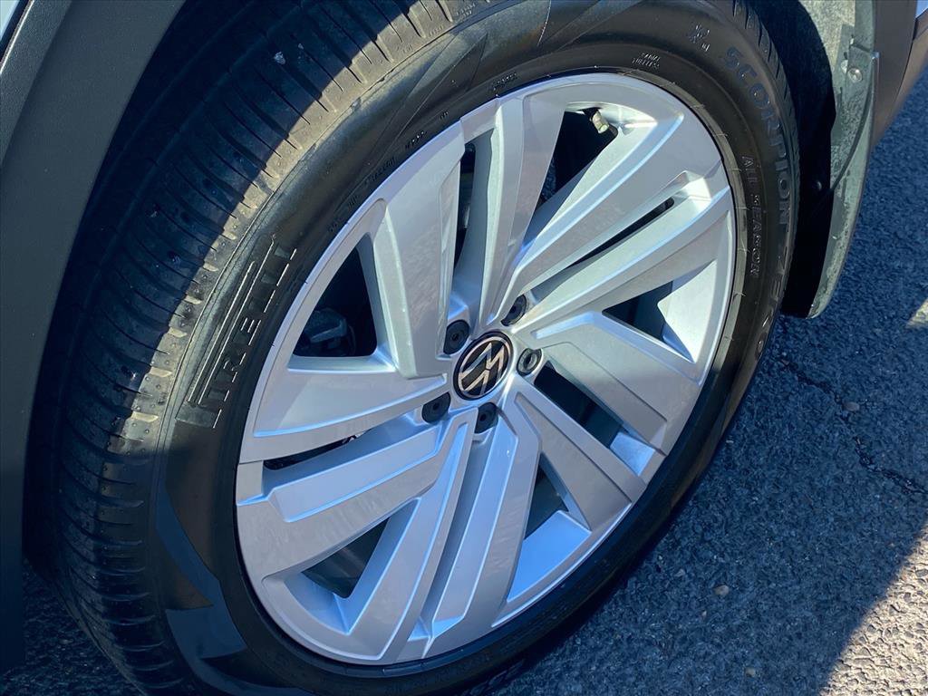 Certified 2023 Volkswagen Atlas Cross Sport SE w/ Panoramic Sunroof Package image 22