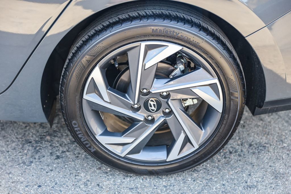 Certified 2024 Hyundai Elantra Limited image 8