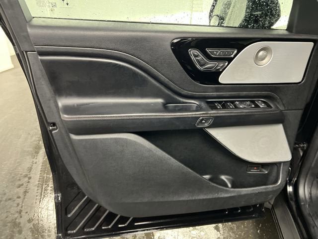 Used 2020 Lincoln Aviator Reserve w/ Equipment Group 201A image 23