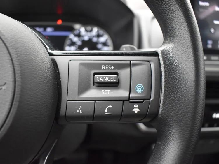 Used 2023 Nissan Rogue SV image 23