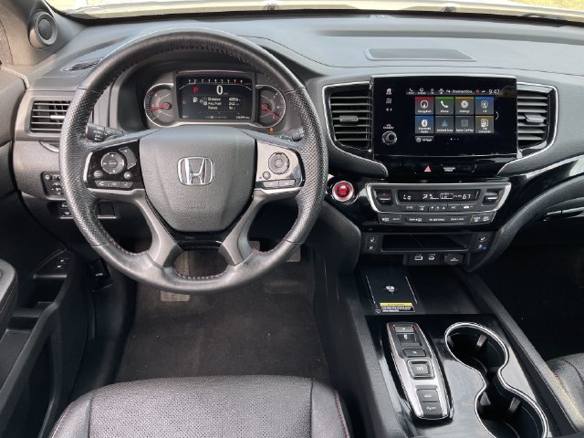 Certified 2024 Honda Passport Black Edition image 11