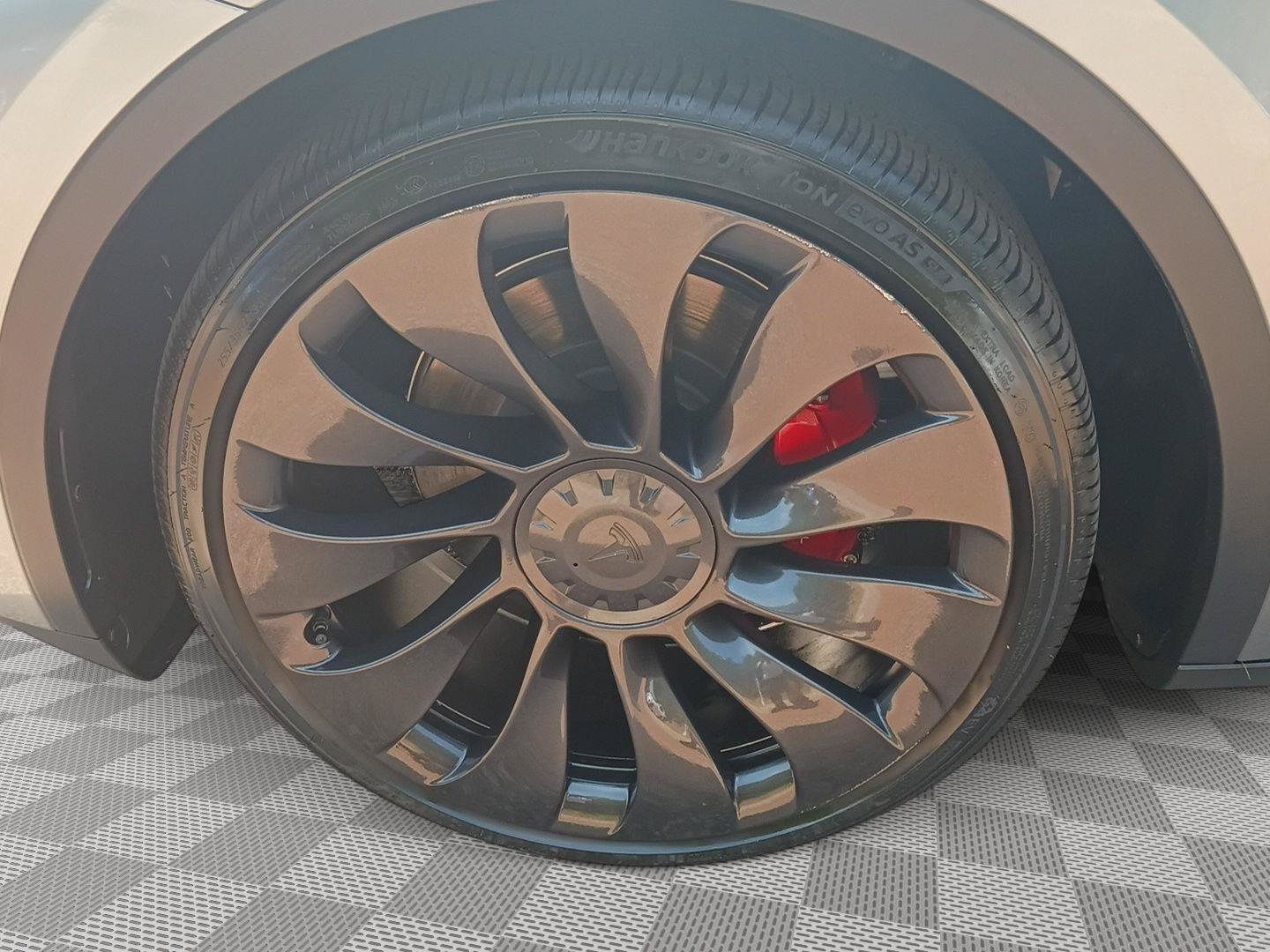 Used 2025 Tesla Model Y Performance AWD/4WD image 9