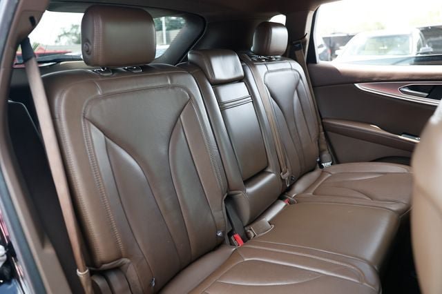 Used 2016 Lincoln MKX Reserve w/ Technology Package FWD image 15