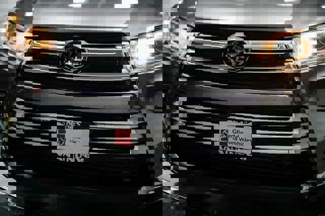 Certified 2019 Toyota Highlander XLE image 9