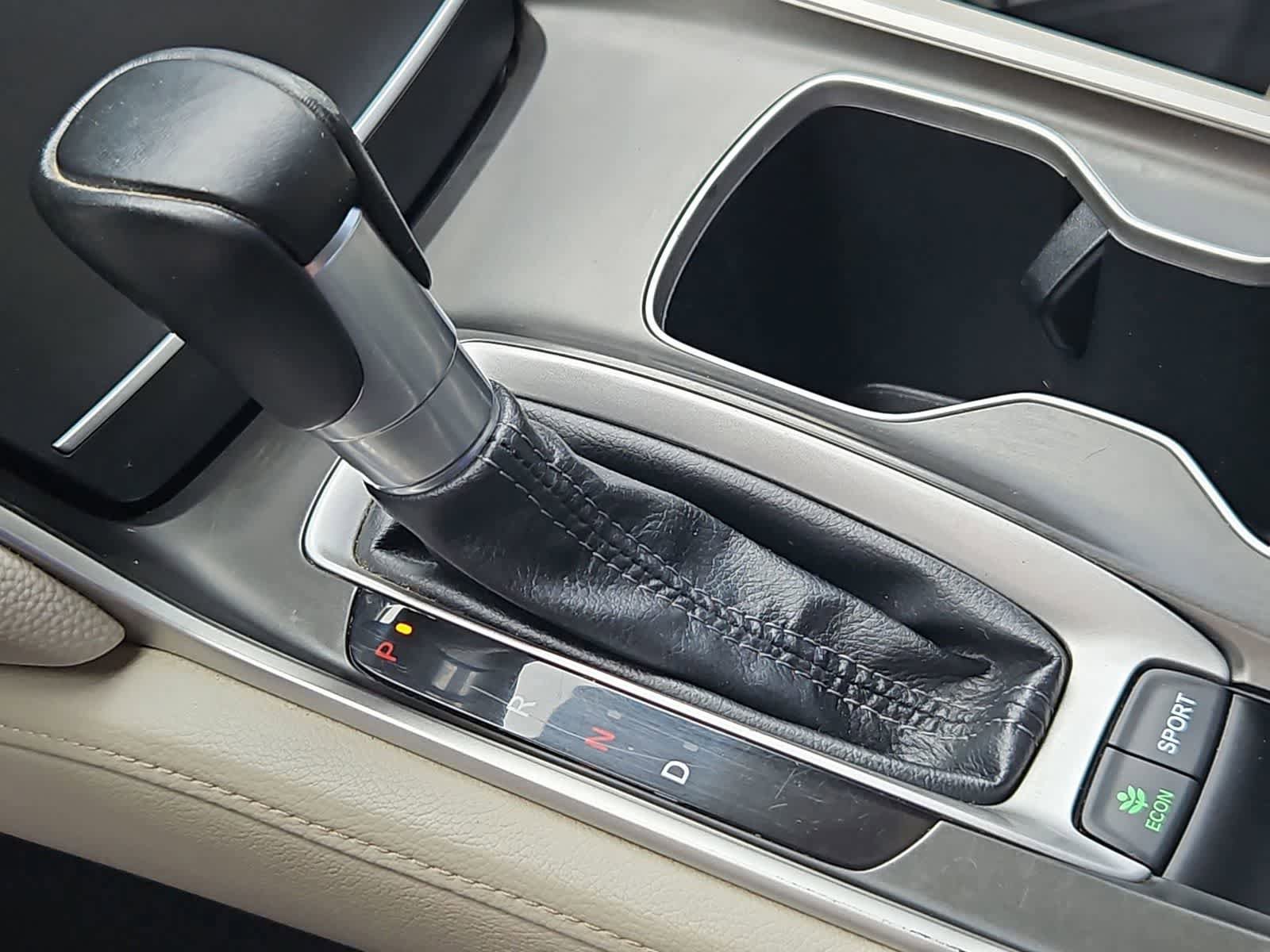 Used 2018 Honda Accord Touring image 33
