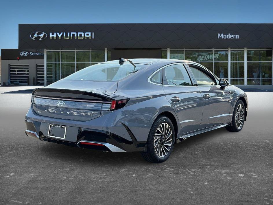 New 2026 Hyundai Sonata Limited FWD image 3