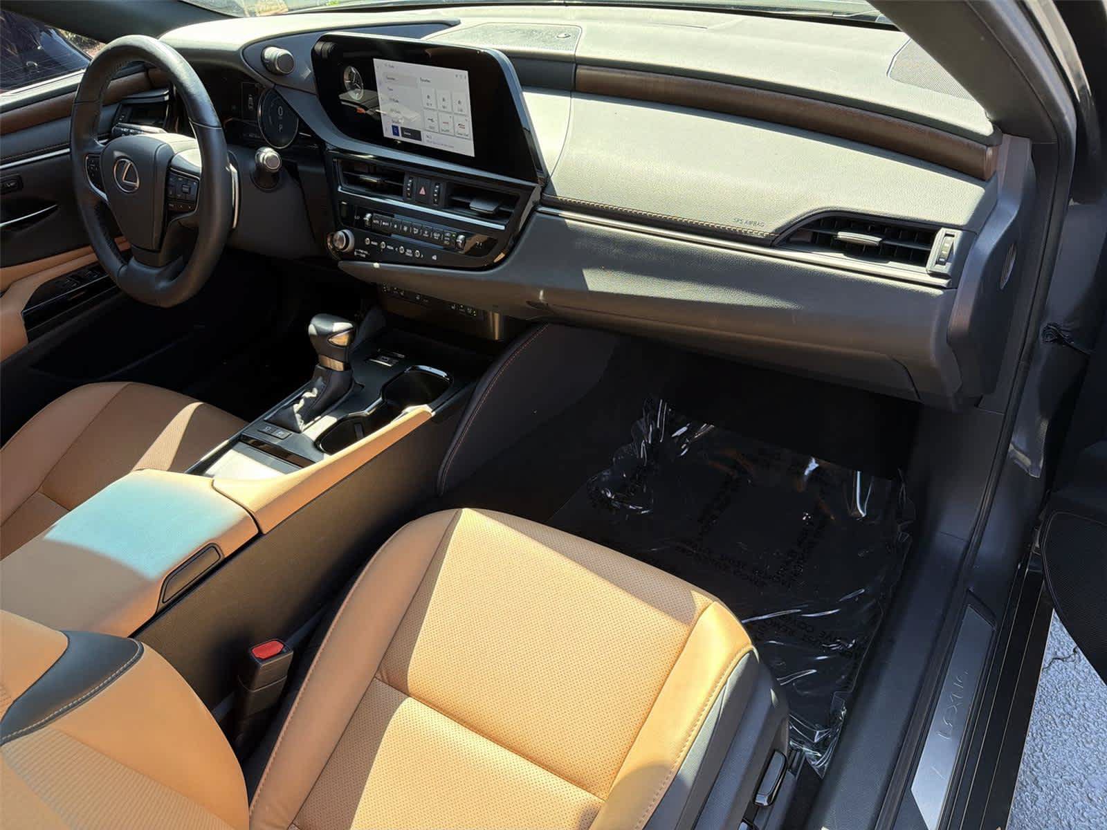 Used 2025 Lexus ES 300h w/ Premium Package FWD image 13