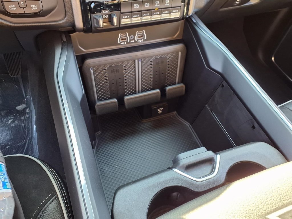 New 2027 RAM 3500 Laramie AWD/4WD image 10