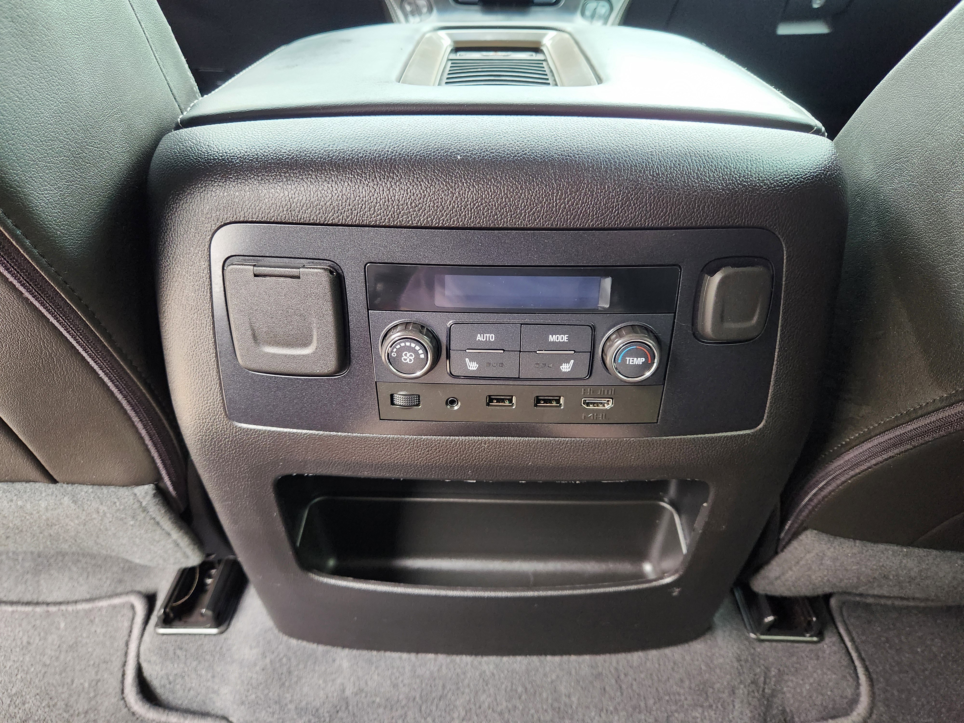 Used 2019 GMC Yukon Denali w/ Denali Ultimate Package RWD image 32