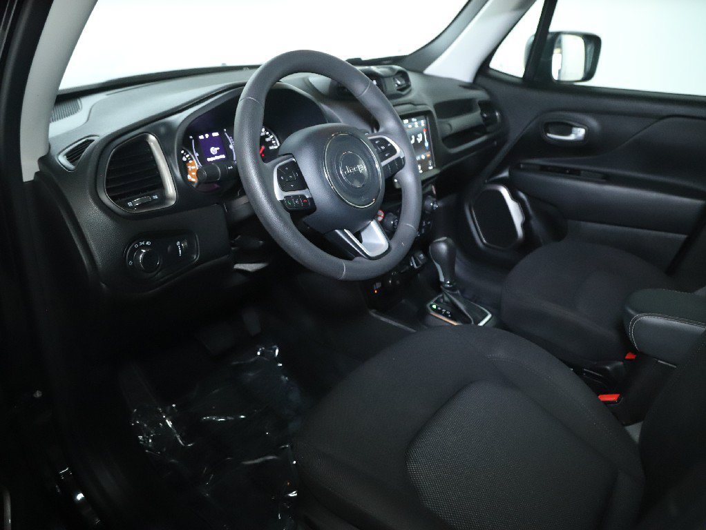Used 2023 Jeep Renegade Latitude AWD/4WD image 16
