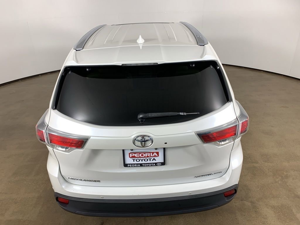 Used 2015 Toyota Highlander Limited w/ Driver Technology Package AWD/4WD image 11