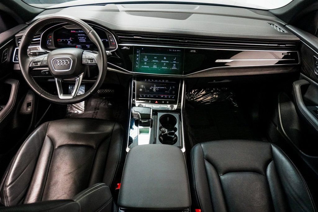 Used 2023 Audi Q8 Prestige w/ Prestige Package image 14
