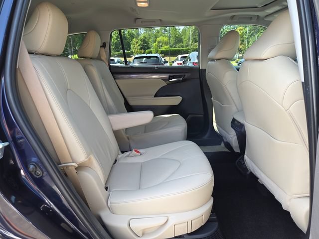 Used 2024 Toyota Highlander Limited AWD/4WD image 20