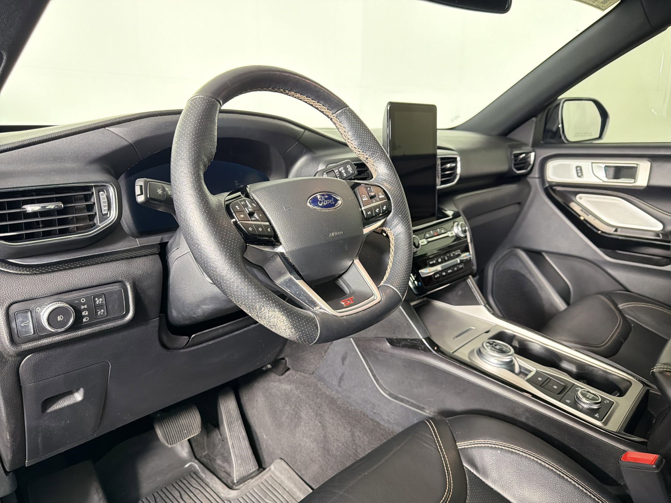 Used 2022 Ford Explorer ST w/ Equipment Group 401A AWD/4WD image 4
