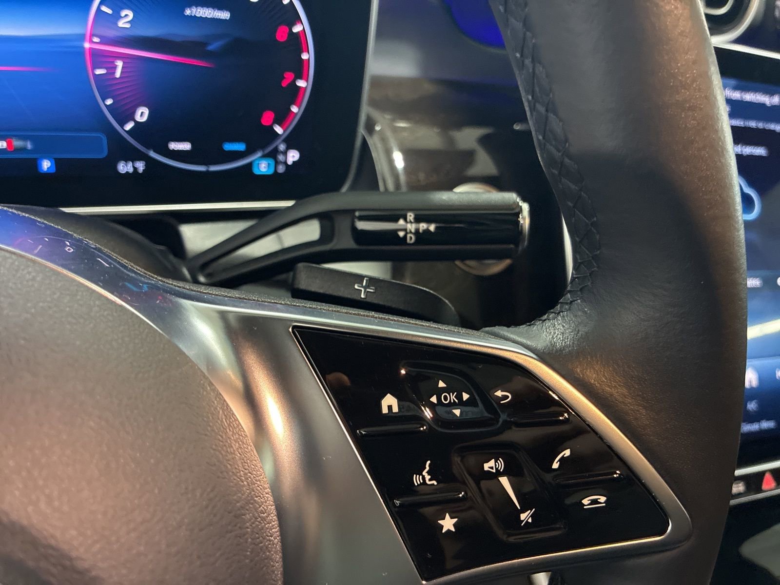 Used 2025 Mercedes-Benz GLC 300 4MATIC image 21