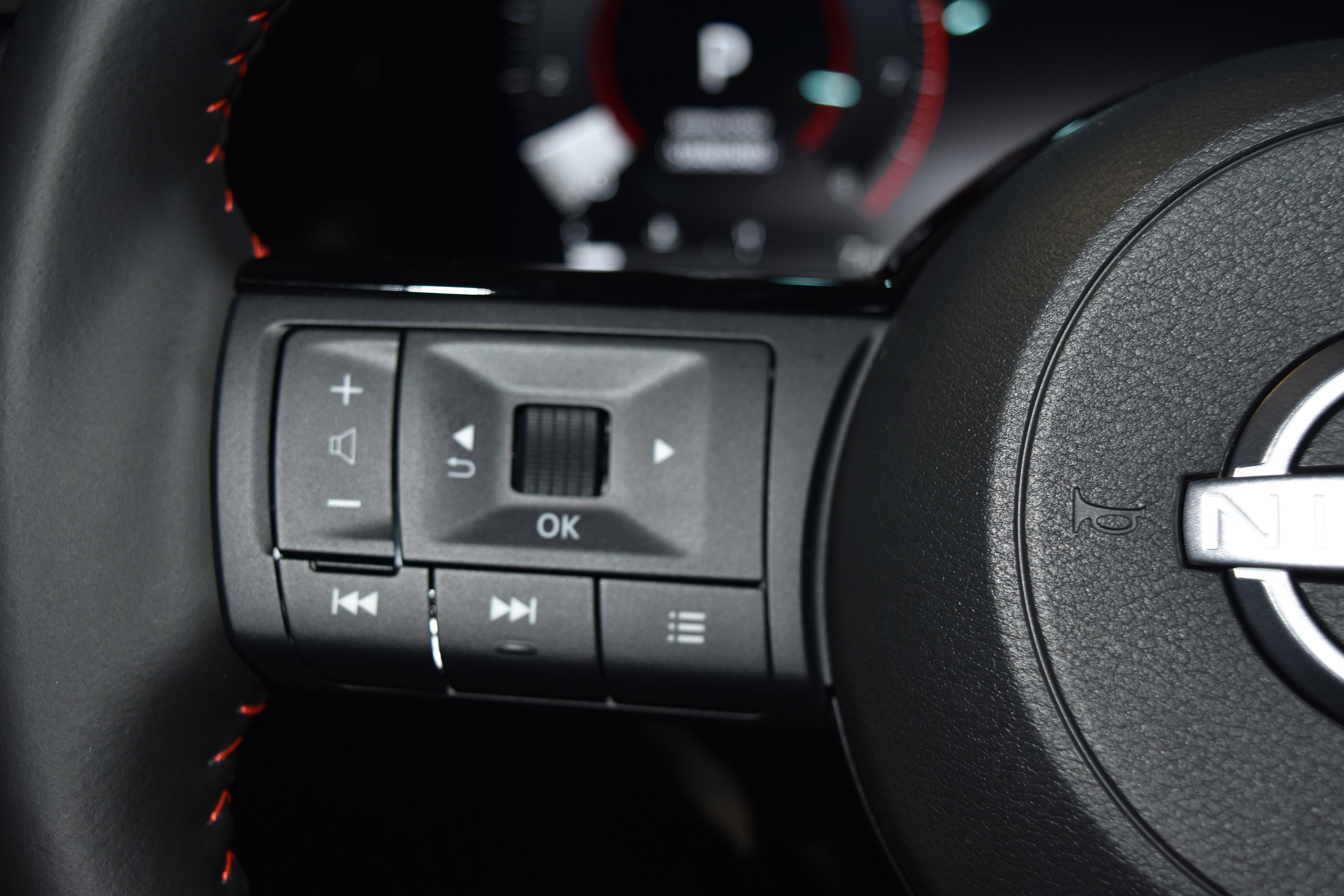 New 2026 Nissan Kicks SR w/ SR Premium Package image 6