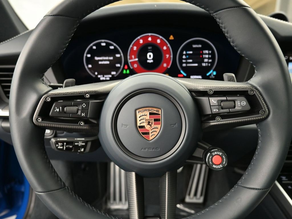 Used 2025 Porsche 911 Carrera image 27