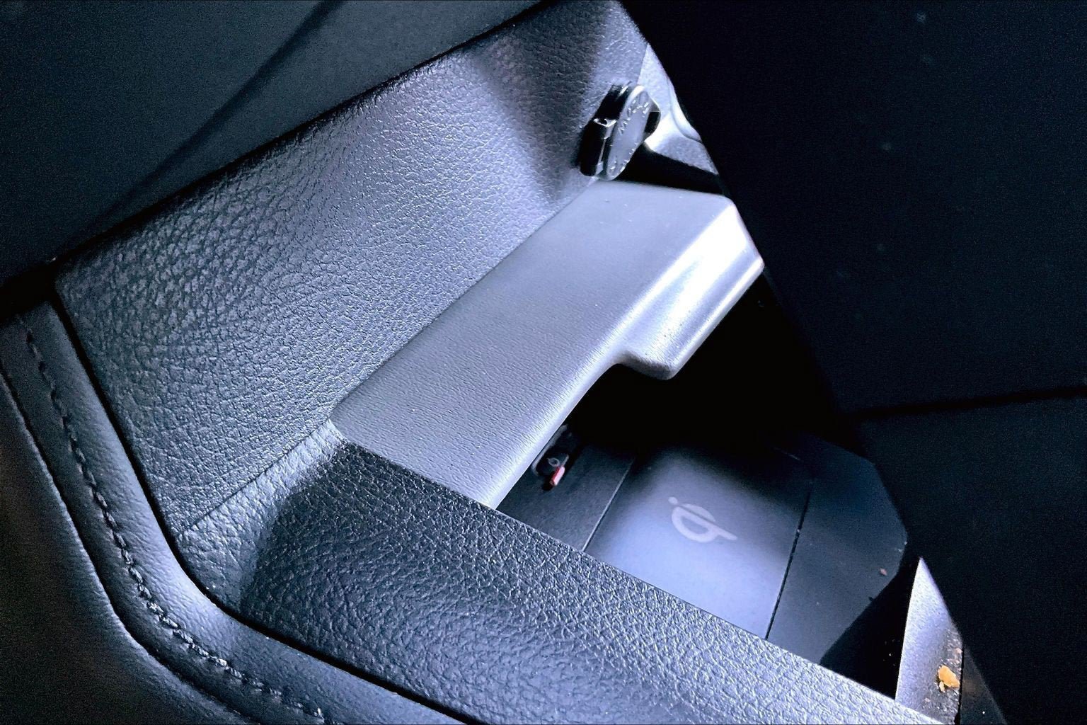 Used 2019 Toyota Avalon XLE w/ Moonroof Package FWD image 31