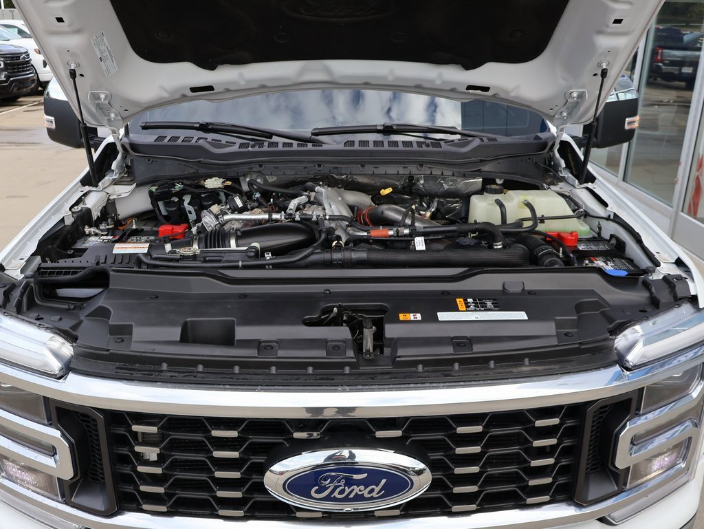 Used 2023 Ford F450 Platinum w/ FX4 Off-Road Package image 53