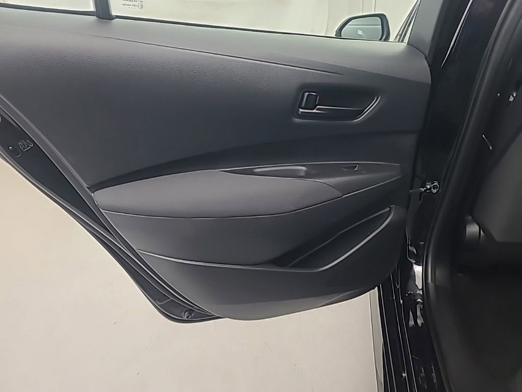 Used 2025 Toyota Corolla LE image 19