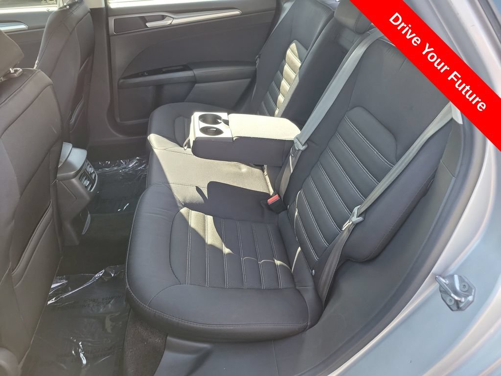 Used 2015 Ford Fusion SE FWD image 24