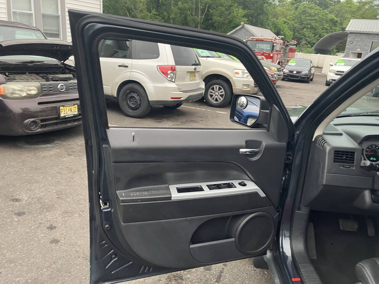 Used 2008 Jeep Patriot Limited AWD/4WD image 17