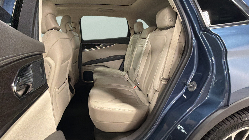 Used 2019 Lincoln Nautilus Reserve FWD image 33