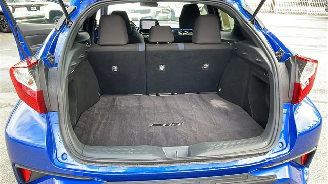 Used 2020 Toyota C-HR XLE image 31