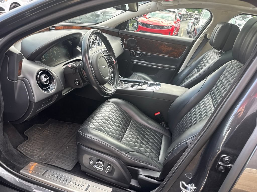 Used 2017 Jaguar XJ L Portfolio AWD/4WD image 27
