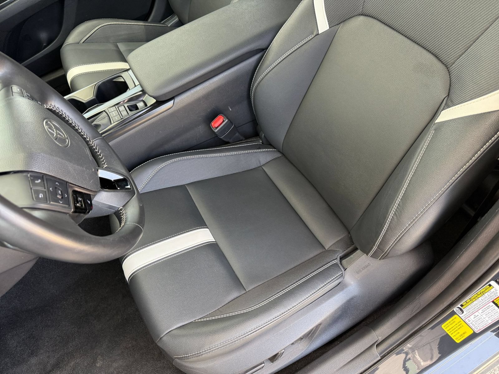 Used 2026 Toyota Camry SE FWD image 36
