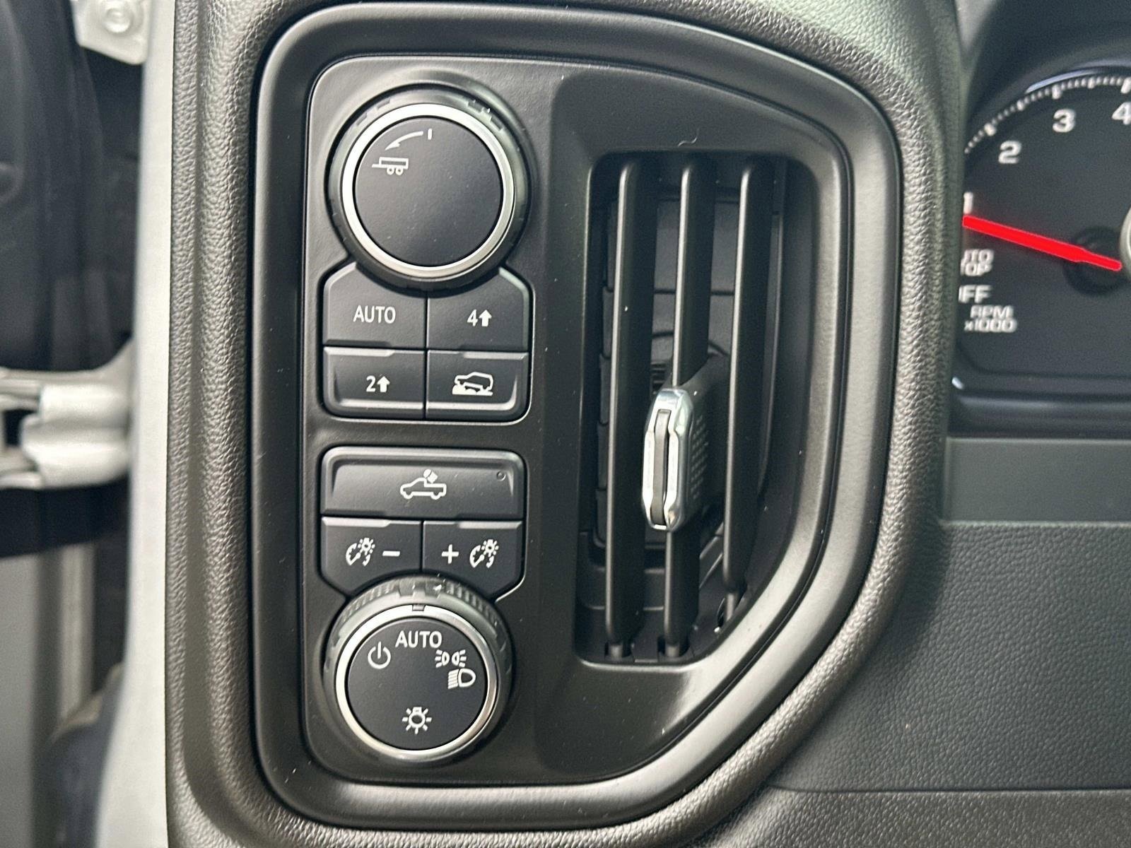 Used 2022 Chevrolet Silverado 1500 Custom image 19