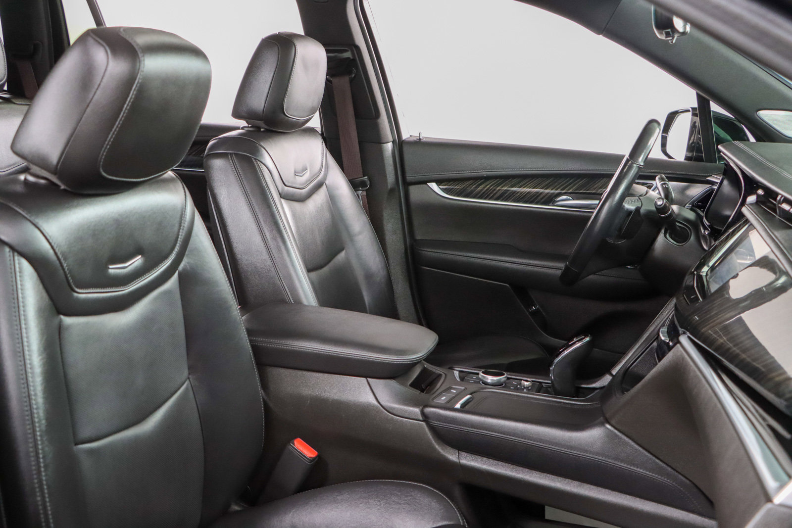 Used 2023 Cadillac XT6 Premium Luxury w/ Technology Package FWD image 30