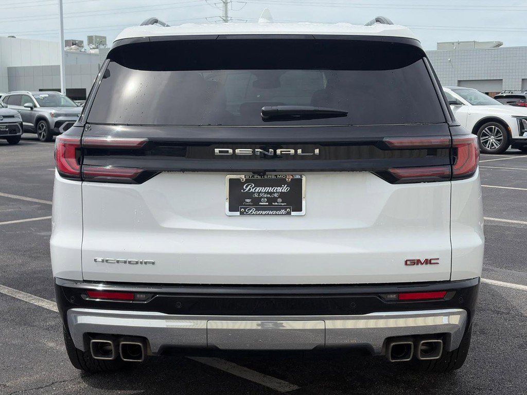Used 2025 GMC Acadia Denali FWD image 5