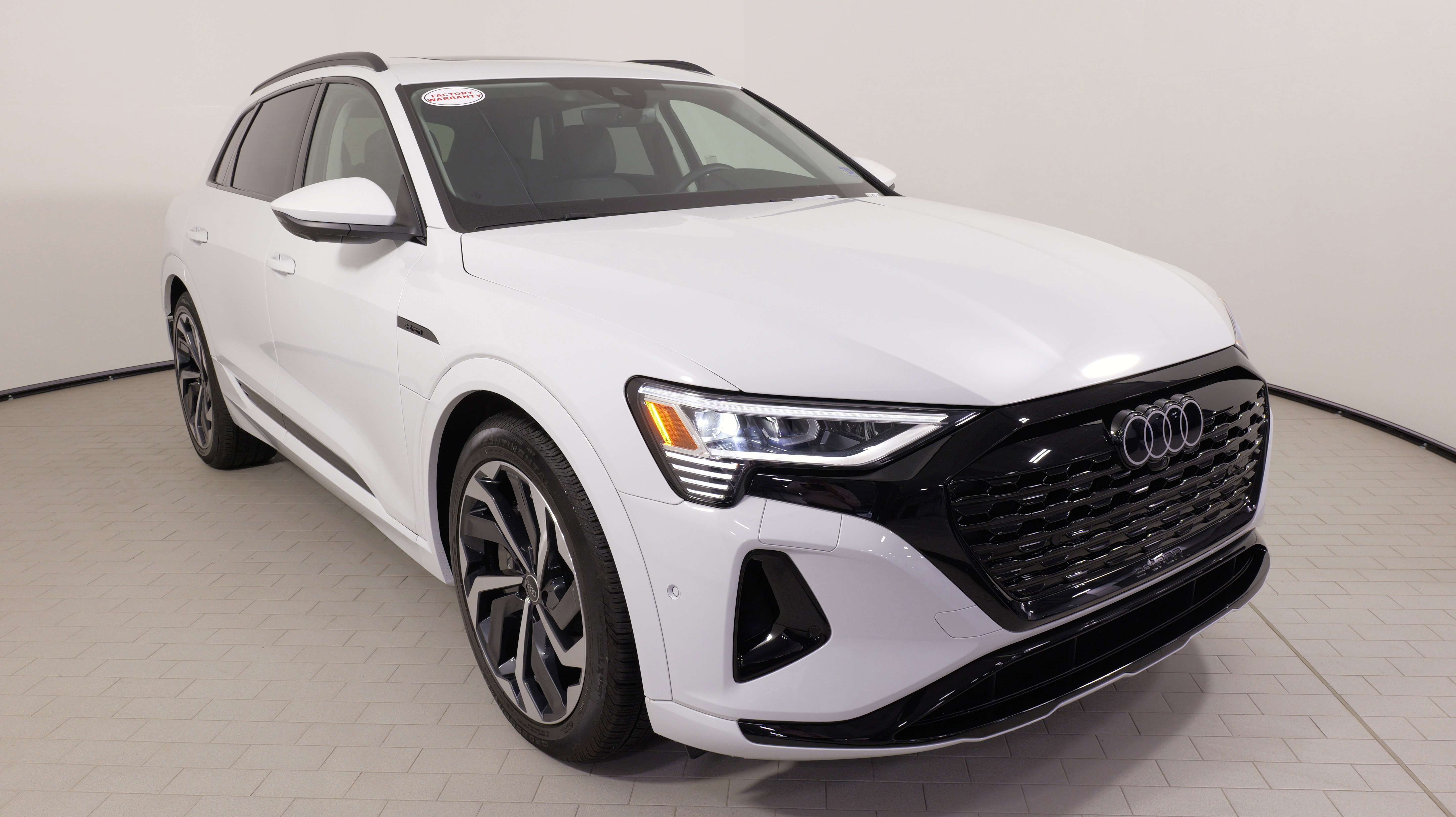 Used 2024 Audi Q8 e-tron Premium Plus w/ Premium Plus Package image 6