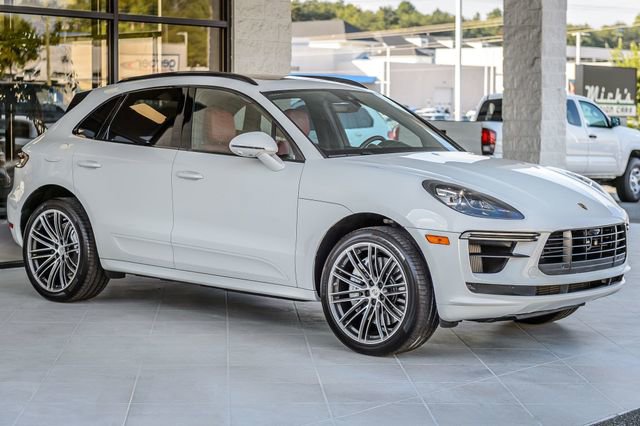 Used 2020 Porsche Macan Turbo image 4