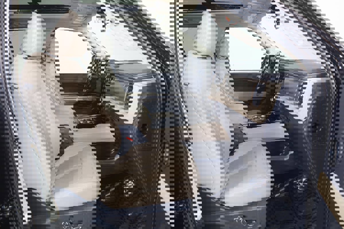 Used 2022 Ford Expedition Limited image 13