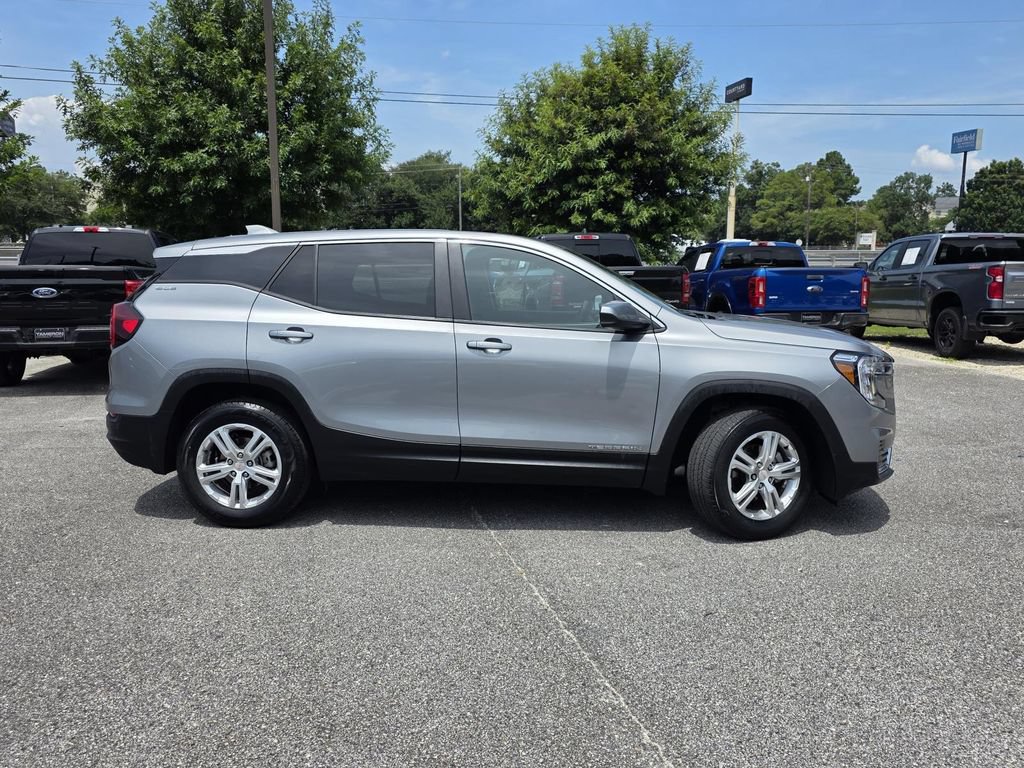Used 2024 GMC Terrain SLE AWD/4WD image 33