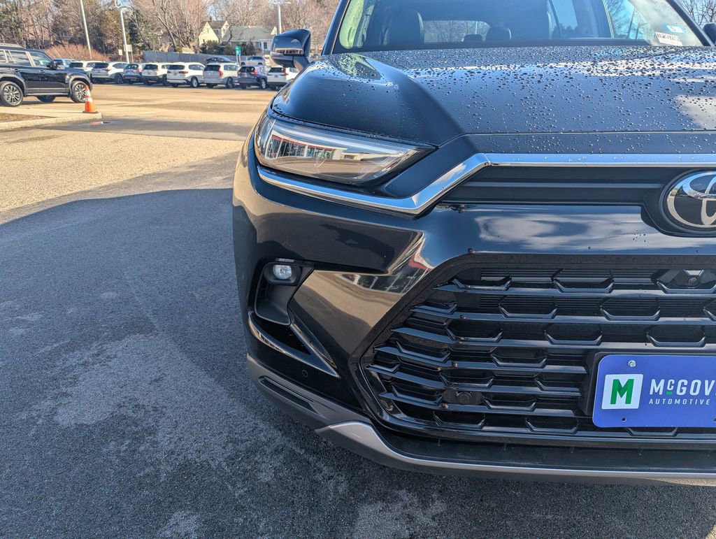 Used 2026 Toyota Grand Highlander Limited image 10