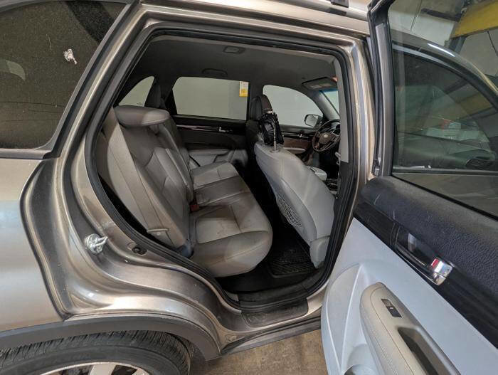 Used 2012 Kia Sorento LX w/ Convenience Pkg FWD image 27