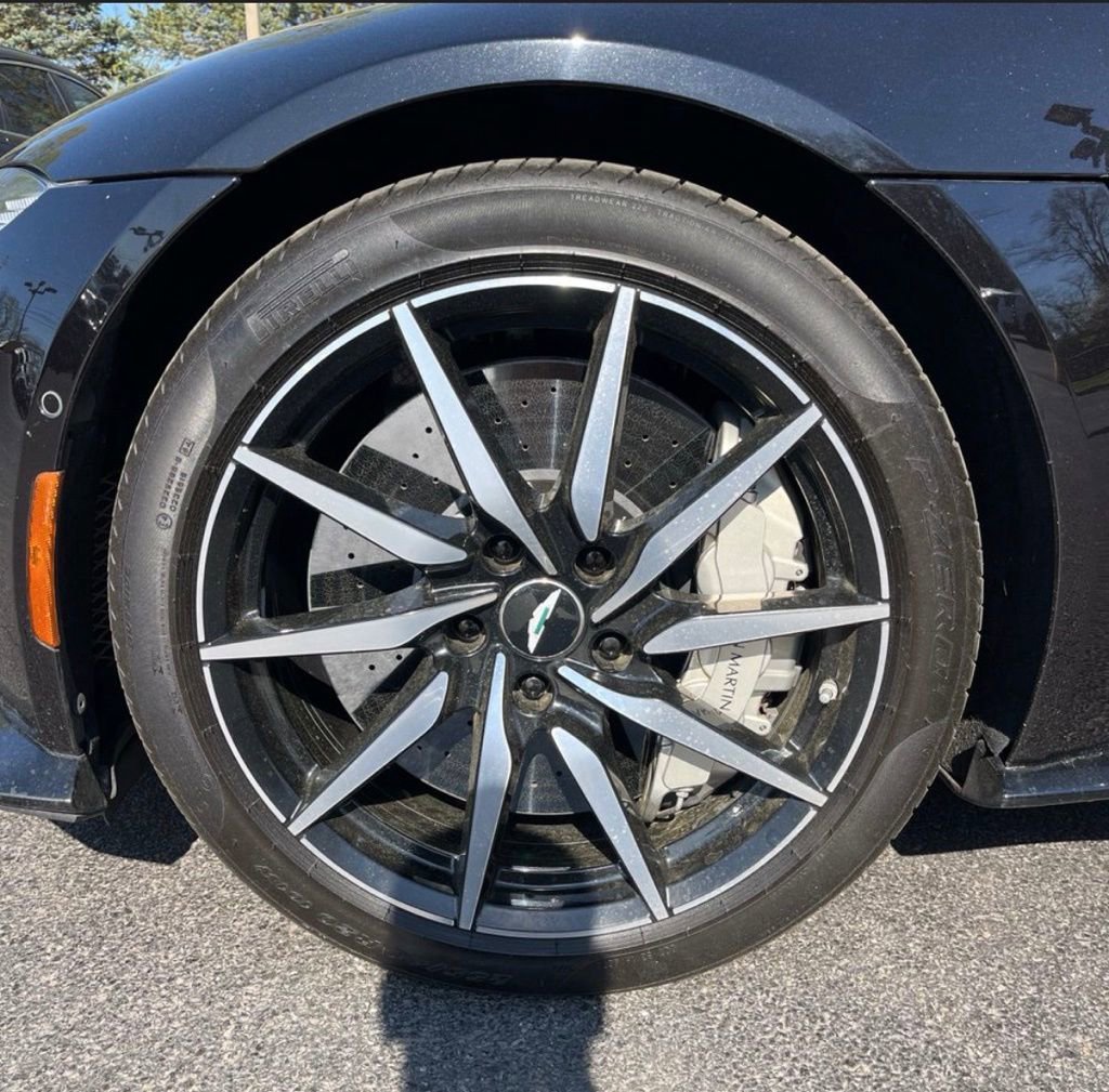 Used 2020 Aston Martin V8 Vantage Coupe RWD image 9