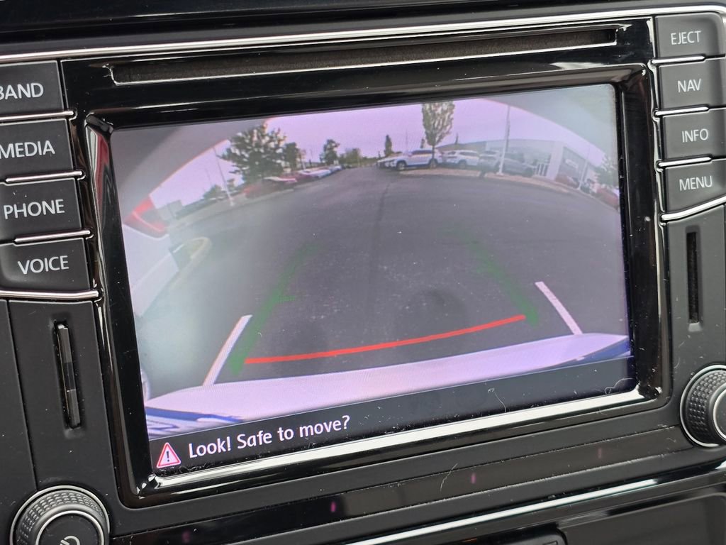 Used 2016 Volkswagen Jetta Sport FWD image 4