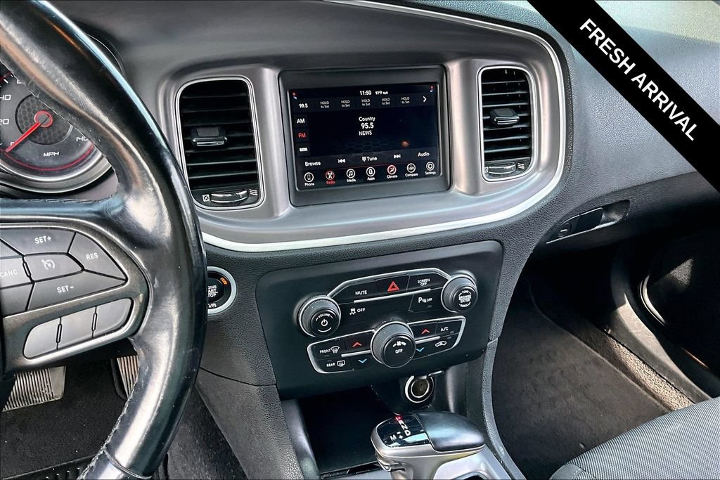 Used 2020 Dodge Charger SXT RWD image 16
